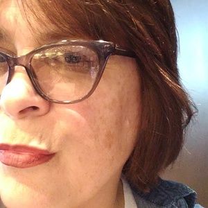 Meet your Posher, Carrie m.